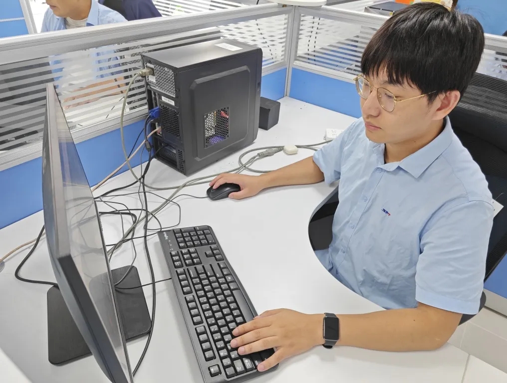 ����BB(�й�)�ɷ����޹�˾_����