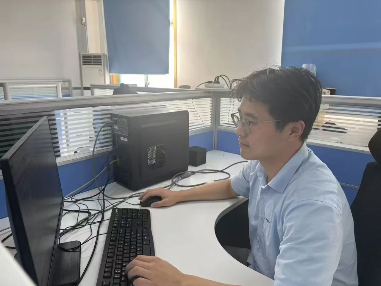 ����BB(�й�)�ɷ����޹�˾_����